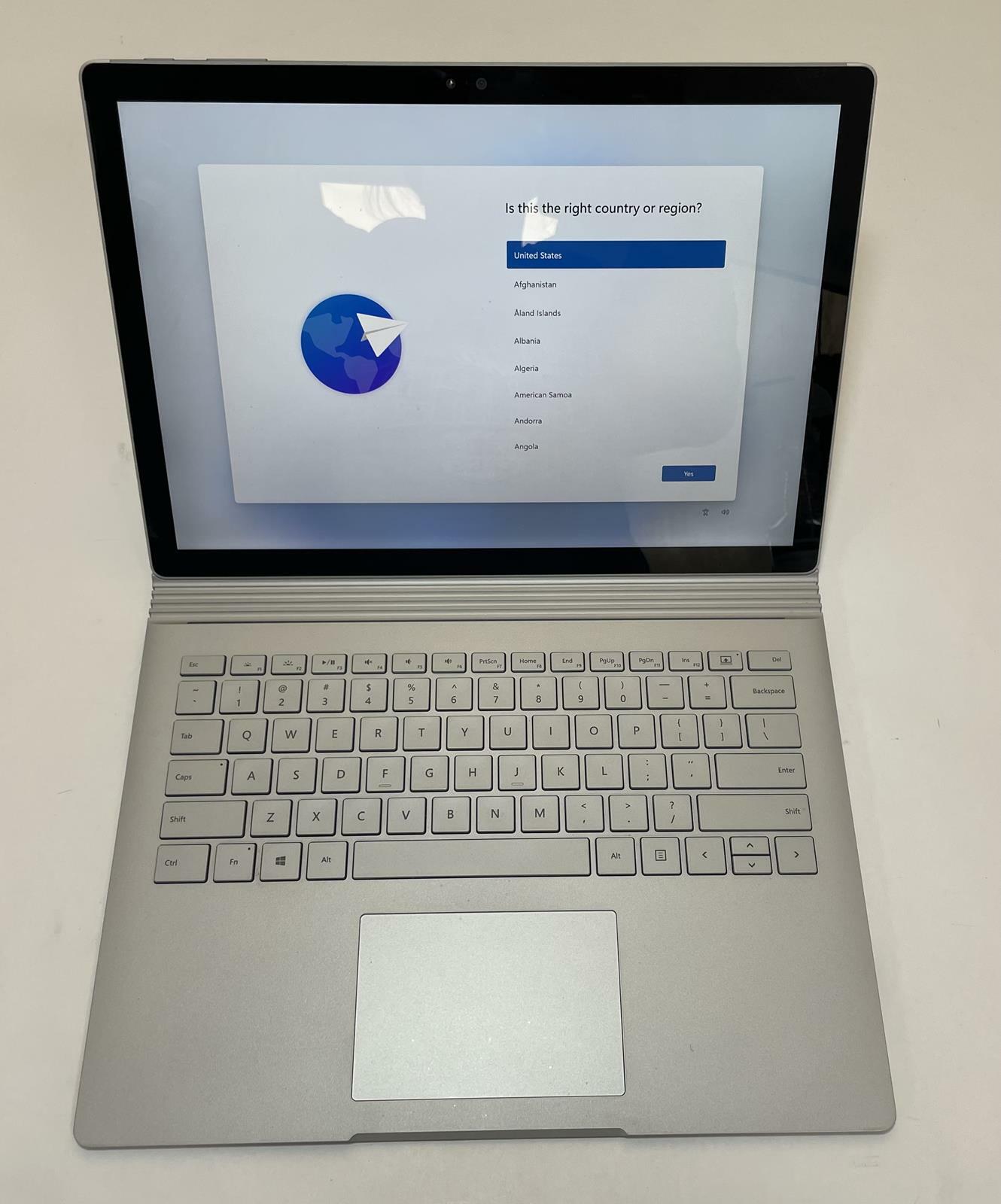 MICROSOFT Surface Book 2 13" Core i7 6600U 16GB 512GB NVMe Windows 11 -Good