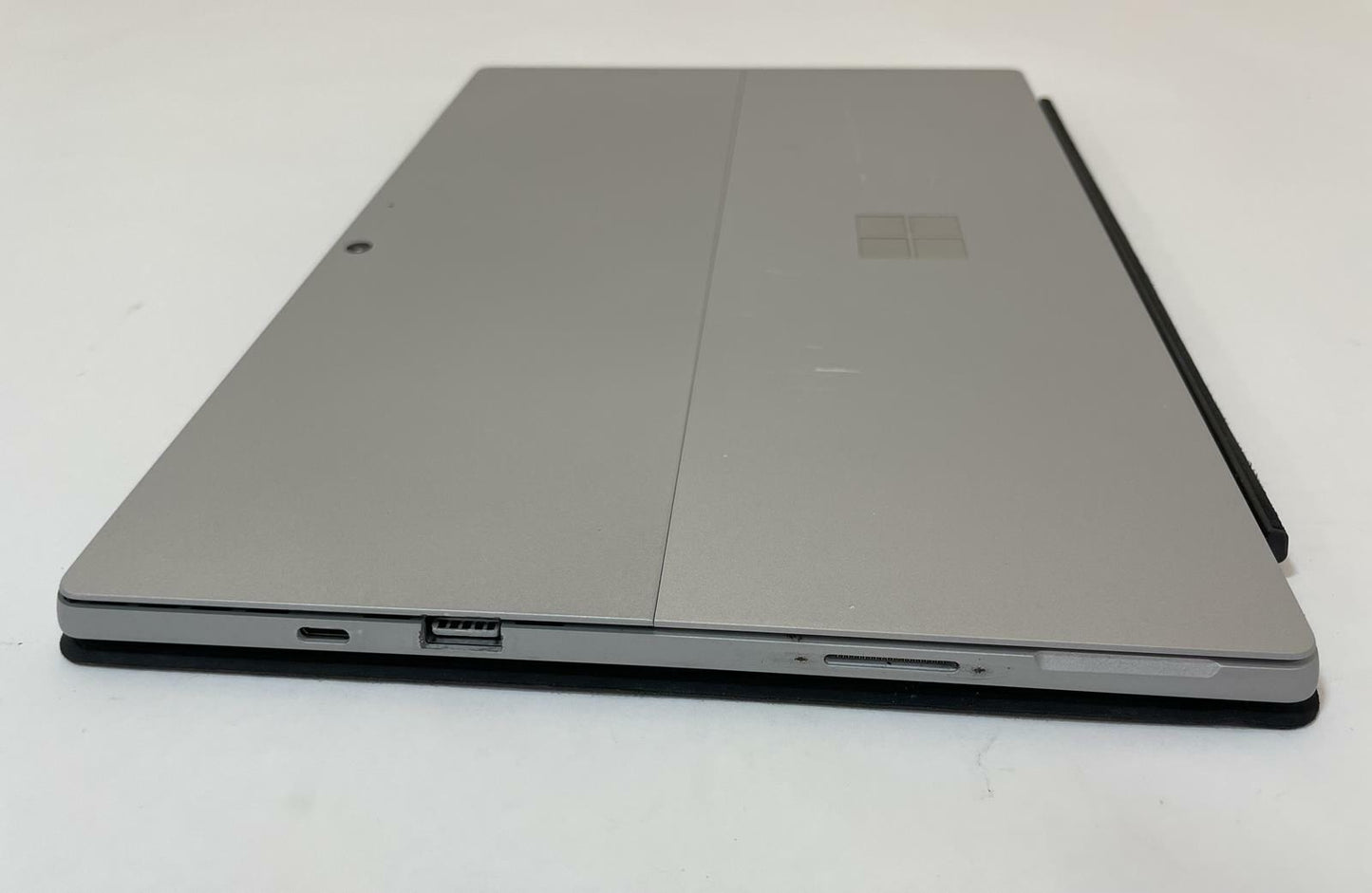 MICROSOFT SURFACE PRO 7 12.3" i5 1035G4 8GB 256GB W11P W/ Keyboard -SEE PHOTOS